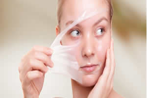 Veja como prevenir as rugas da pele do rosto